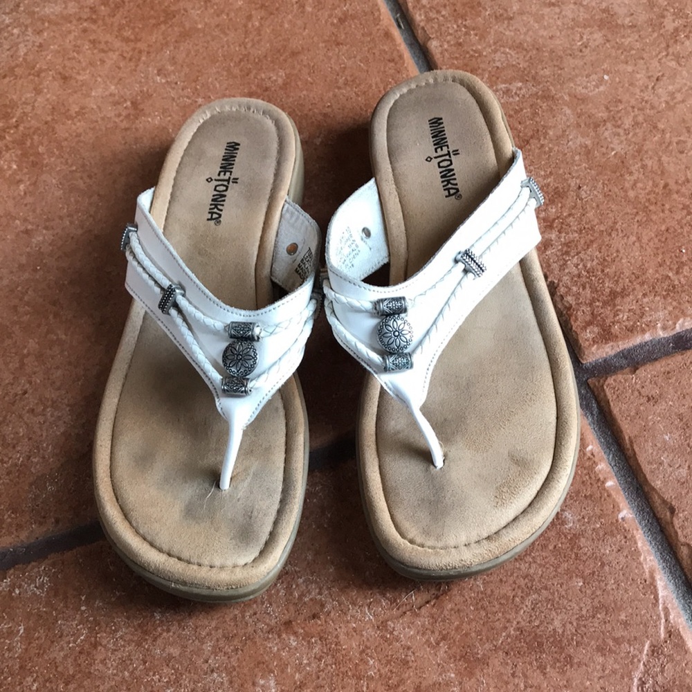 Minnetonka White Women's Sandals - Picture 2 of 13